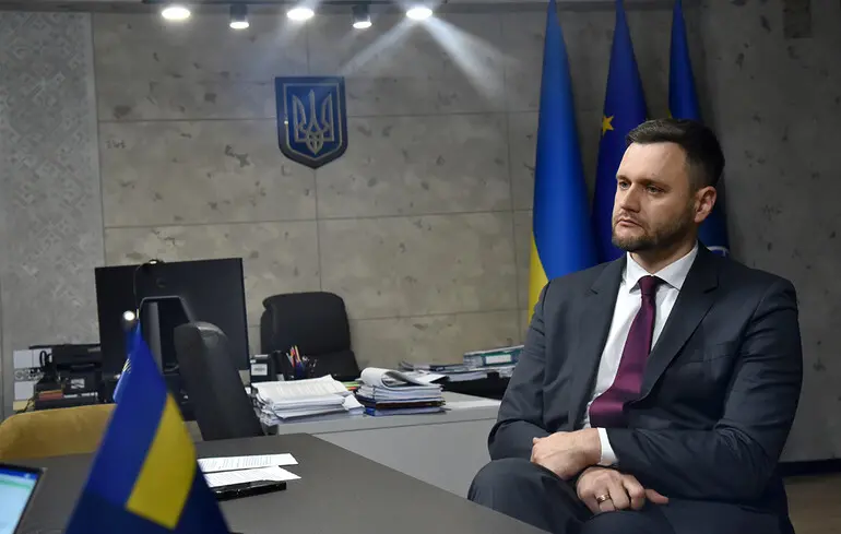 Глава НАПК ответил на обвинения о конфликте интересов из-за места работы его жены