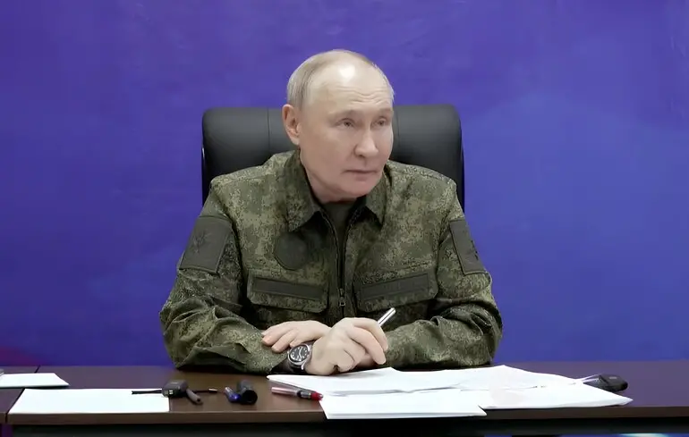 Окружив себя подхалимами, утверждающими, что война идет по плану, Путин не видит оснований для уступок — WP