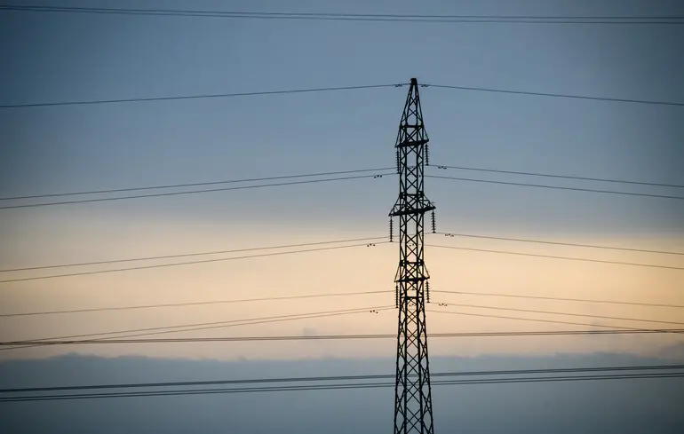 Через обстріл цієї ночі знеструмленими опинилися шість областей – Міненерго