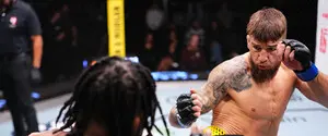 Украинский боец Амосов победил в дебютном поединке в UFC