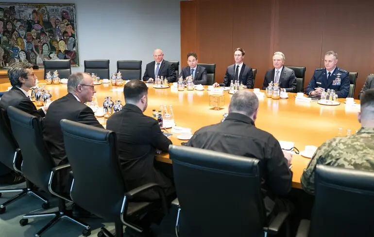 Украина и США в понедельник обсудят гарантии безопасности — Bloomberg