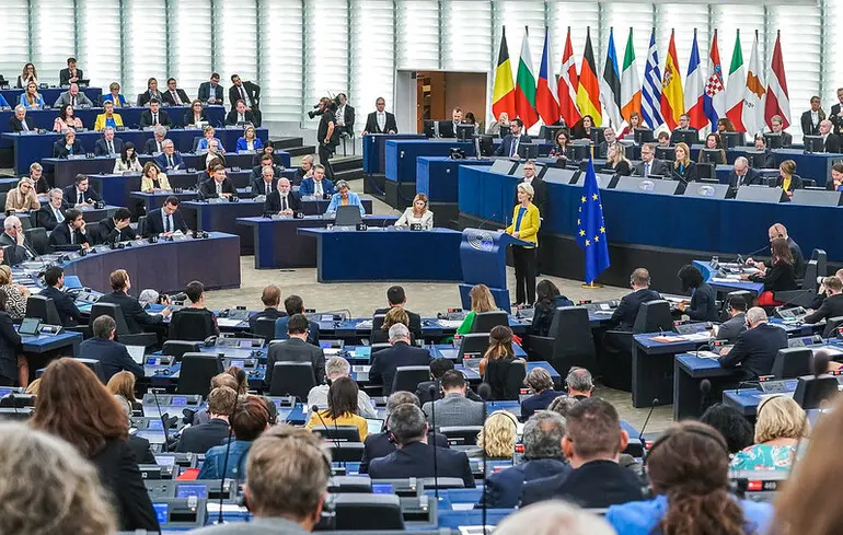 Европарламент проголосовал за поэтапный отказ от российского газа