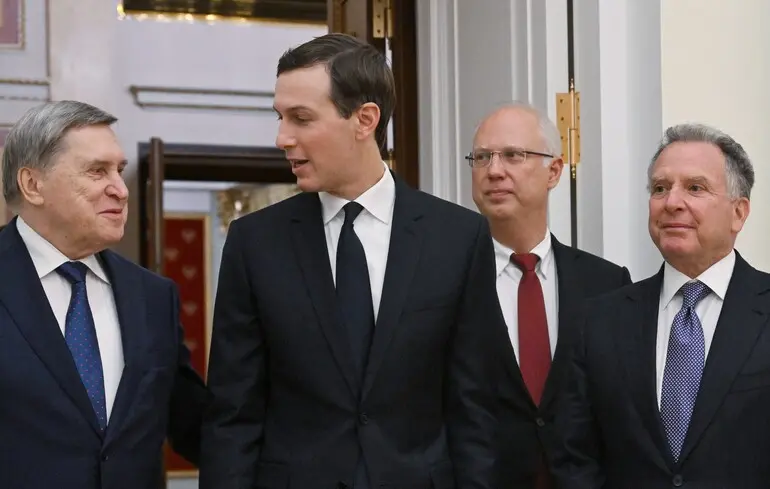 Спецпосланник президента США Стив Виткофф, зять Трампа Джаред Кушнер, директор Российского фонда прямых инвестиций Кирилл Дмитриев и советник президента России Юрий Ушаков на встрече с диктатором Владимиром Путиным в Кремле / Россия, 2 декабря 2025 года