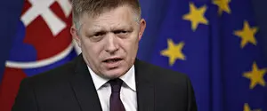 Автомобиль врезался в самолет премьер-министра Словакии Фицо