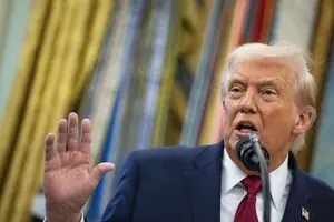 Новый опрос показал снижение рейтинга Трампа на фоне экономических проблем