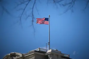Администрация Трампа отстранила от работы в посольствах США почти 30 дипломатов — СМИ
