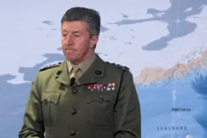 Россия наращивает способности для подводных диверсий, угроза растет — глава ВМС Британии