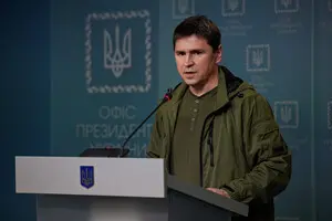 Лещенко, Подоляка и Бевза не уволили из ОП, а перевели на другие должности — СМИ