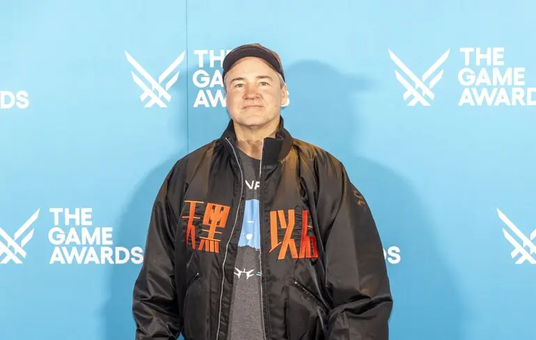 Американский разработчик видеоигр Винс Зампелла на церемонии The Game Awards в 2025 году.