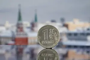 Сверхбыстрое укрепление рубля в 2025 году сделало его одним из самых прибыльных активов в мире: и это плохая новость для РФ — Bloomberg