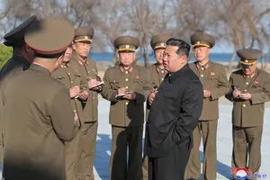 Ким Чен Ын проконтролировал испытания ракет дальнего радиуса действия