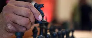 Россияне продолжат участвовать в международных шахматных соревнованиях под нейтральным флагом