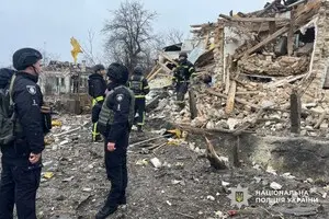 Удар по Умани ракетой: полиция показала фото и видео последствий атаки