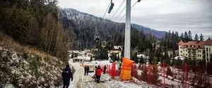 В горах в Львовской области около 80 человек застряли на подъемнике