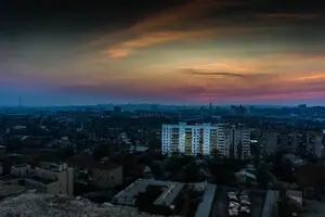Россияне ударили по важнейшей трассе Харькова, горят автомобили