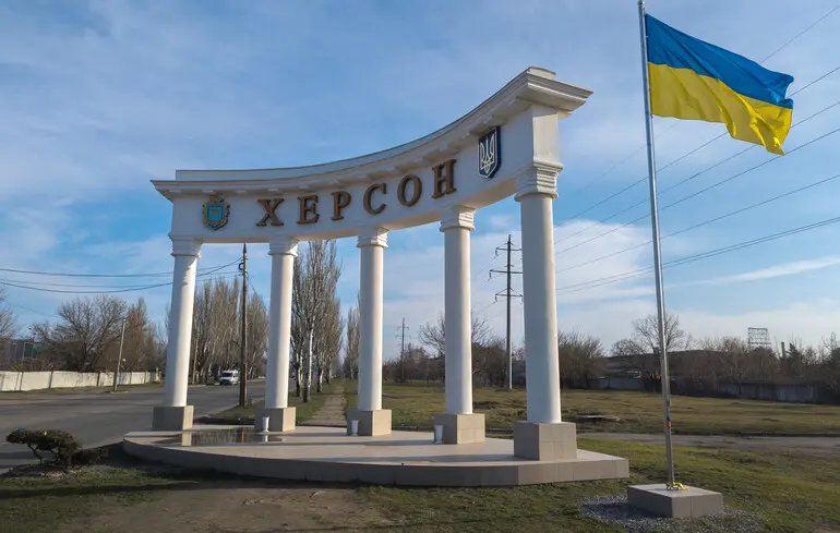 Росіяни завдали ударів по Херсону: є загиблі 