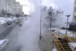 В Киеве подросток упал в яму с кипятком и получил 73% ожогов тела: начато расследование