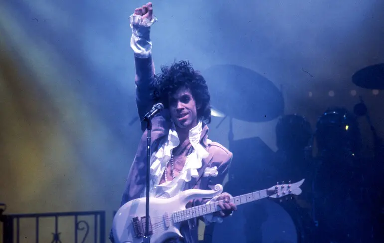 Прінс виступає у Fabulous Forum 19 лютого 1985 року.