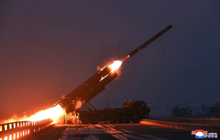 Північна Корея провела випробувальний запуск стратегічних крилатих ракет великої дальності / 29 грудня 2025 року