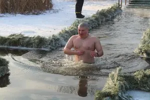 Крещение: где можно купаться в Киеве