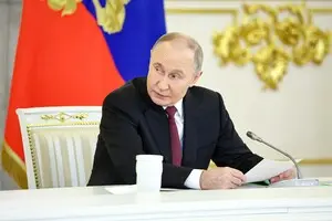Путін вимагає від свого уряду економічного зростання та збільшення податків  