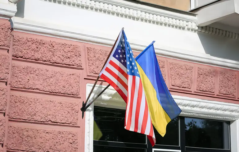Недоверие украинцев к США за год выросло вдвое – опрос