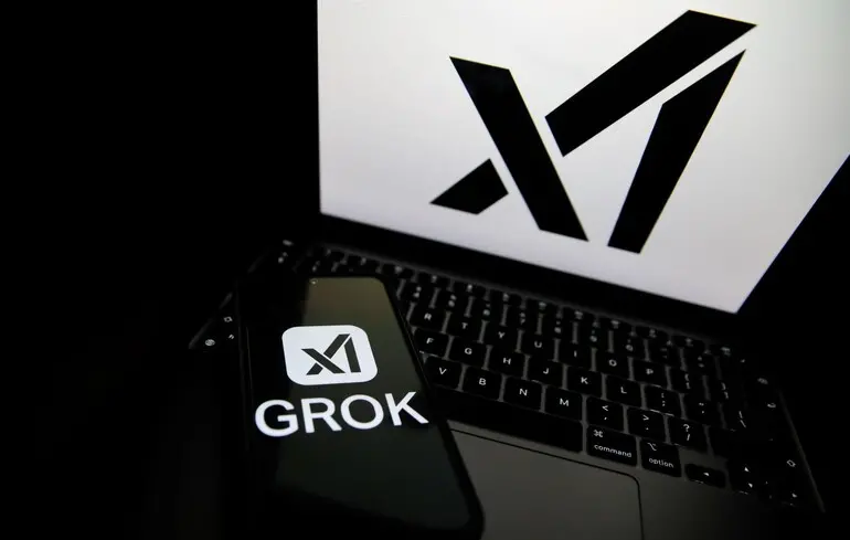 Чат-бот с ИИ Grok от компании xAI.