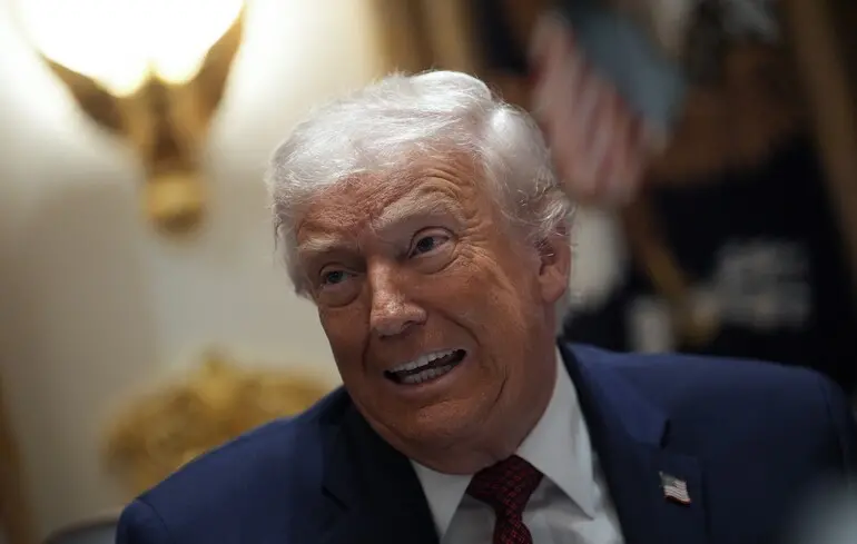 Президент США Дональд Трамп во время круглого стола в зале Кабинета министров Белого дома.