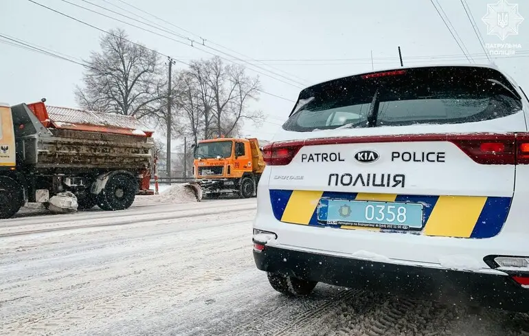 Через негоду на низці автошляхів досі обмежений рух