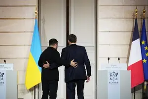 Во Франции определились, сколько миротворцев могут отправить в Украину — Le Monde