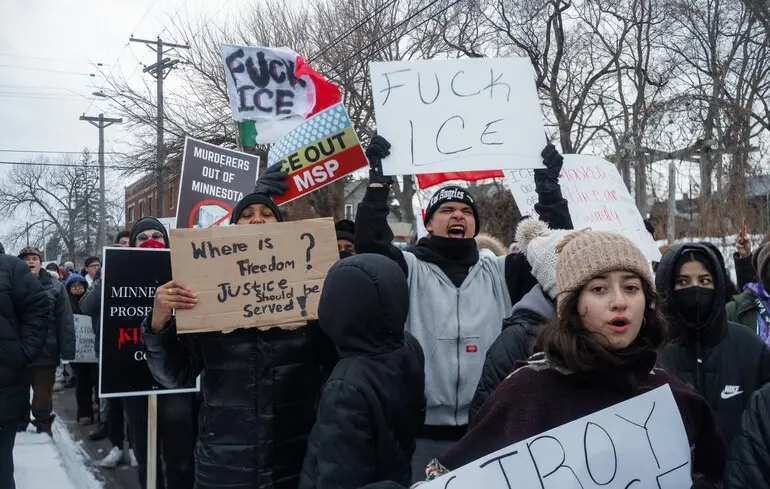 У США продовжуються протести після вбивства жінки офіцером міграційної служби