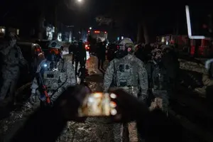 В Миннеаполисе офицер миграционной службы США ранил мужчину, произошли новые столкновения с протестующими