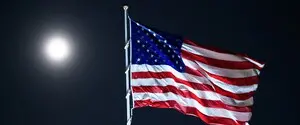 В США задонатили $800 тысяч мужчине, которому Трамп показал средний палец