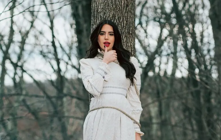 Мать сына Илона Маска подала иск против xAI из-за сексуализированных дипфейков Grok