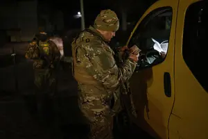 Режим, как и во время воздушной тревоги: Шмыгаль об ослаблении комендантского часа