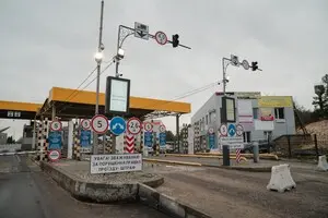 На границе с Польшей остановили пропуск грузовиков с грузом на выезд из Украины
