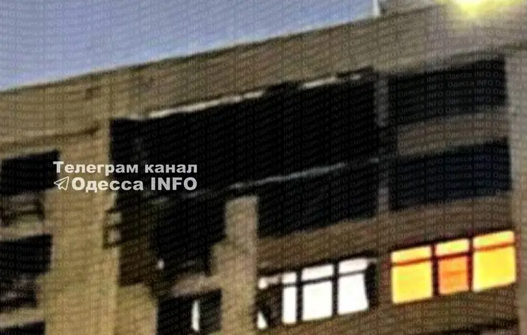 В Одессе прогремели взрывы, город атаковали российские дроны, паблики пишут о попадании в многоэтажку