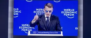 Макрон прокомментировал слив Трампом их частной переписки