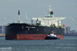 Армия США захватила в Карибском море нефтяной танкер, который принадлежит к российскому 