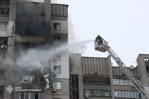 В результате попадания дрона в дом в Днепре пострадали 14 человек — фото, видео