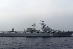 В РФ признали удар ракетами по крейсеру 