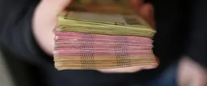 Достойная оплата труда в Украине: эксперт рассказал, что нужно сделать власти и законодателям