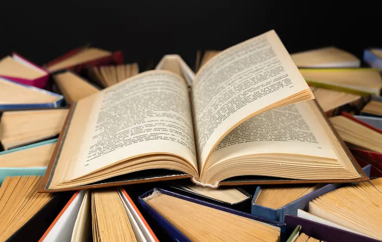 Самые популярные книги среди молодежи в 2025 году: итоги программы 