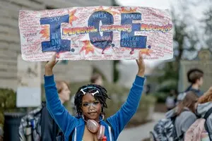 Тысячи людей по всем Соединенным Штатам протестуют против ICE