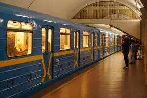 В Киеве возобновляет работу метро после аварии в энергосистеме