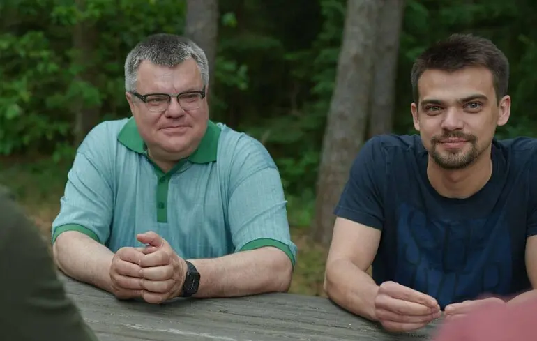 Віктор Бабаріко та син Едуард, який залишається у білоруській вʼязниці 