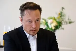 Маск спонукав співробітників xAI працювати із “сексуальним контентом” заради популярності Grok — WSJ