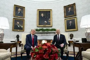 Большинство избирателей считает, что Трамп как президент хуже Байдена — опрос