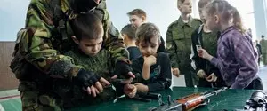 Восьми коллаборантам, которые готовили украинских детей к войне с родной страной, объявили подозрения