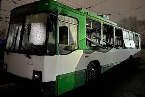 В Днепре поврежден коммунальный транспорт из-за российской атаки